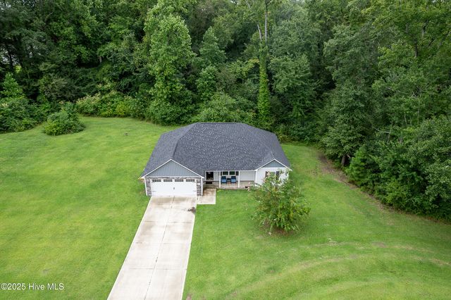 209 Gillcrest Court, Jacksonville, NC 28540