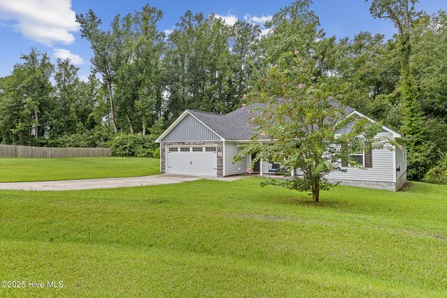 209 Gillcrest Court, Jacksonville, NC 28540