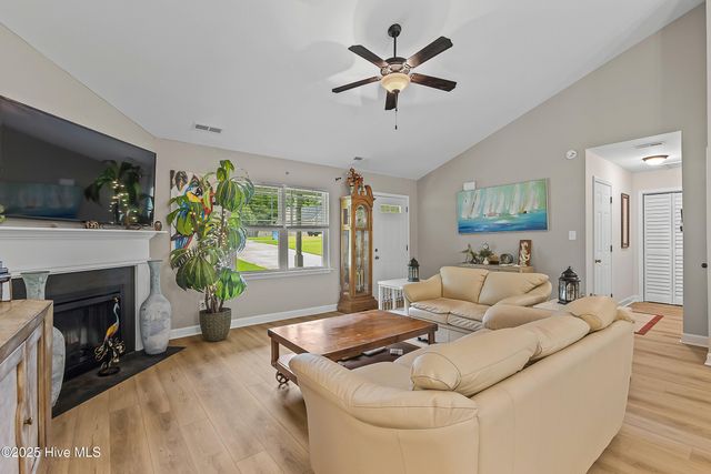 209 Gillcrest Court, Jacksonville, NC 28540