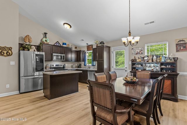 209 Gillcrest Court, Jacksonville, NC 28540