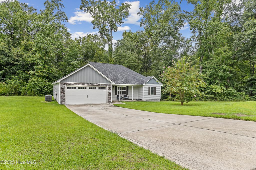 209 Gillcrest Court, Jacksonville, NC 28540