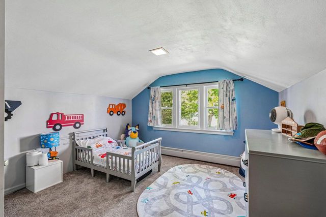 425 W Wisconsin AVENUE, Pewaukee, WI 53072