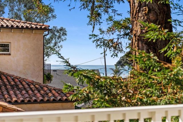 320 Cliff Drive, Aptos, CA 95003