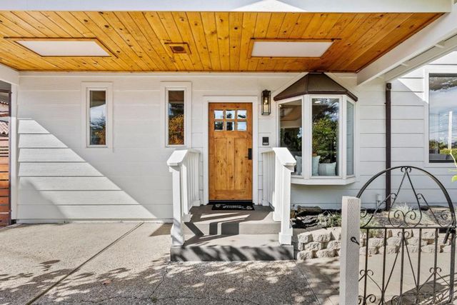 320 Cliff Drive, Aptos, CA 95003