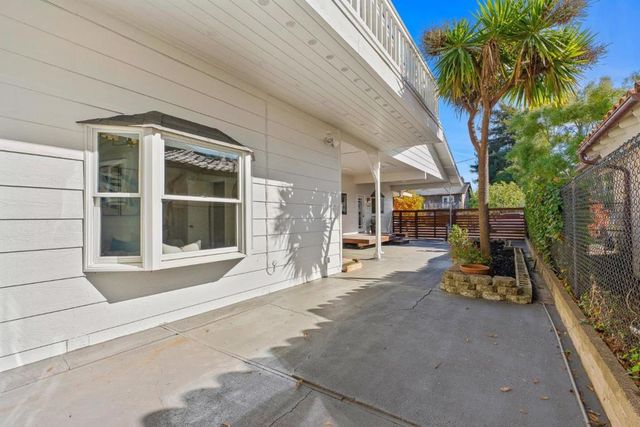 320 Cliff Drive, Aptos, CA 95003
