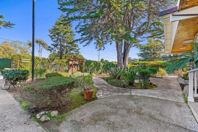 320 Cliff Drive, Aptos, CA 95003