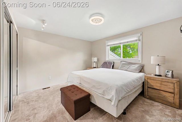 5997 Marble Drive, Troy, MI 48085