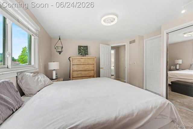 5997 Marble Drive, Troy, MI 48085