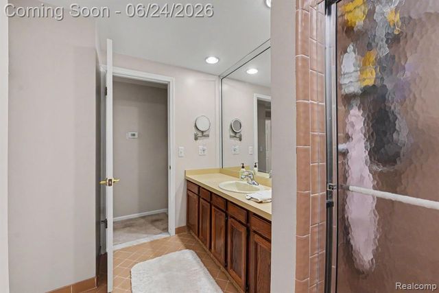 5997 Marble Drive, Troy, MI 48085