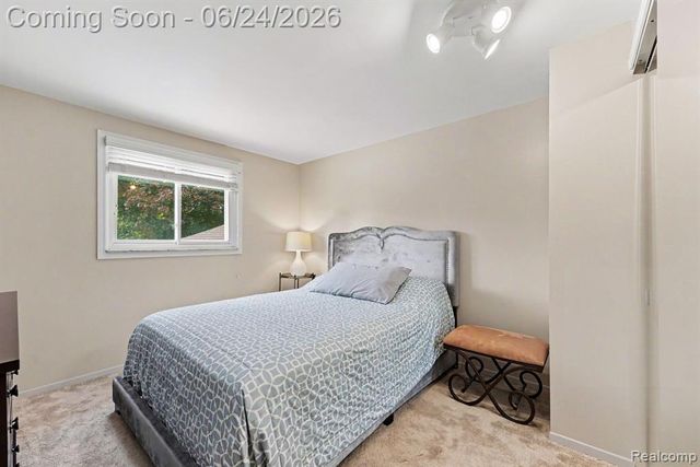 5997 Marble Drive, Troy, MI 48085