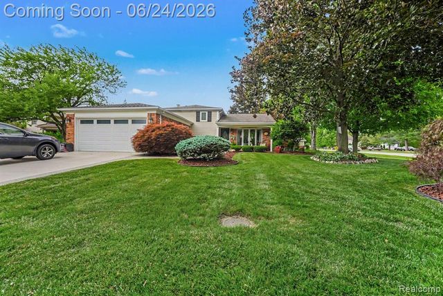 5997 Marble Drive, Troy, MI 48085