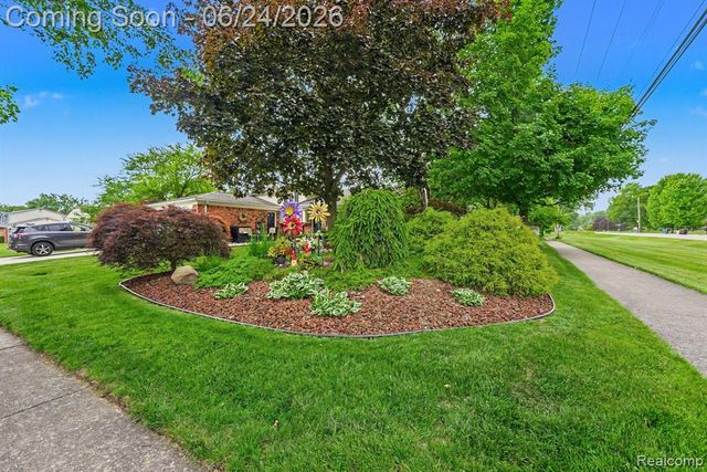 5997 Marble Drive, Troy, MI 48085