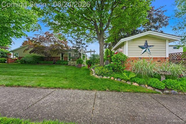 5997 Marble Drive, Troy, MI 48085