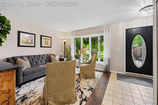 5997 Marble Drive, Troy, MI 48085