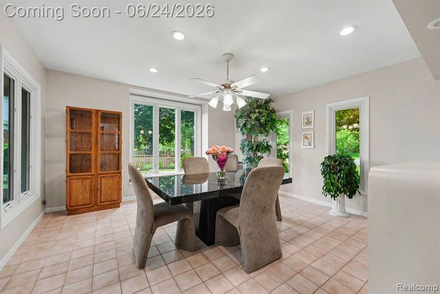 5997 Marble Drive, Troy, MI 48085
