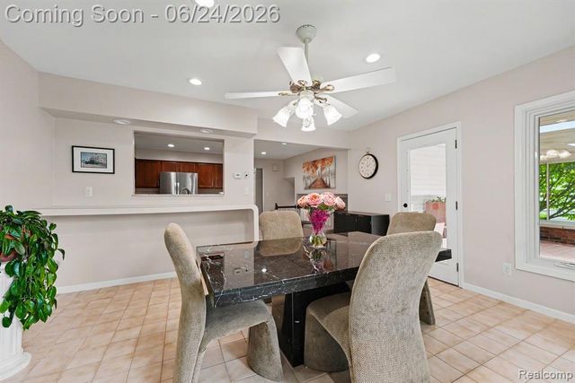 5997 Marble Drive, Troy, MI 48085