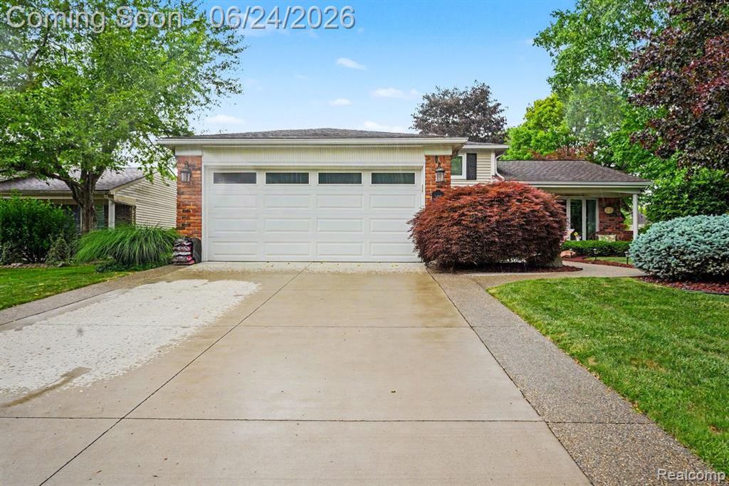 5997 Marble Drive, Troy, MI 48085
