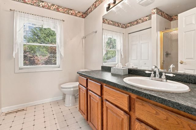 41 Juniperwood Dr, Haverhill, MA 01832