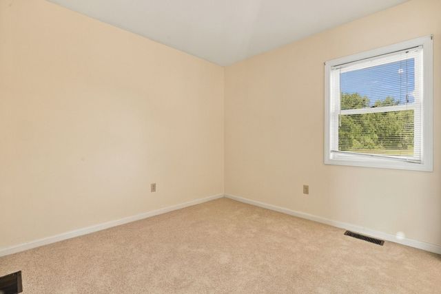 41 Juniperwood Dr, Haverhill, MA 01832