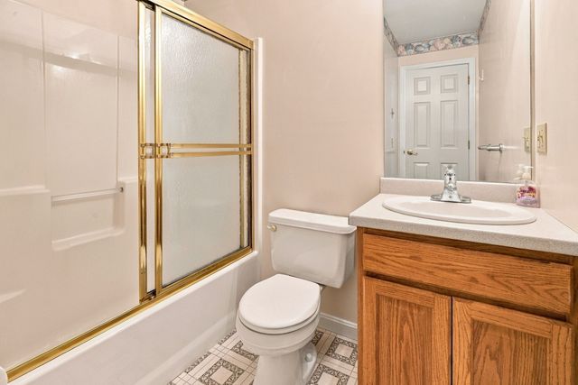 41 Juniperwood Dr, Haverhill, MA 01832