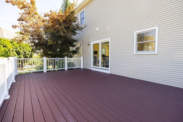 41 Juniperwood Dr, Haverhill, MA 01832