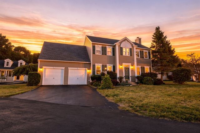 41 Juniperwood Dr, Haverhill, MA 01832