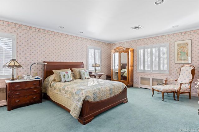 9 Chester Drive, Great Neck, NY 11021