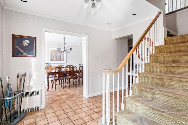 9 Chester Drive, Great Neck, NY 11021