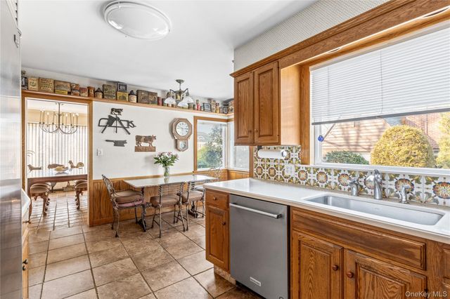 9 Chester Drive, Great Neck, NY 11021