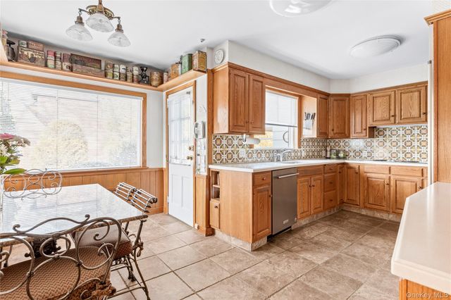 9 Chester Drive, Great Neck, NY 11021