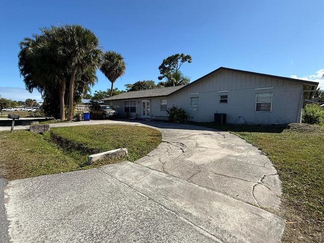 2566 SE Bonita Street, Stuart, FL 34997