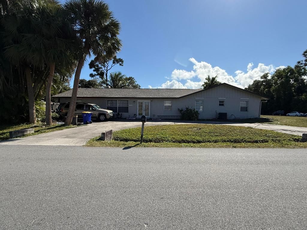 2566 SE Bonita Street, Stuart, FL 34997