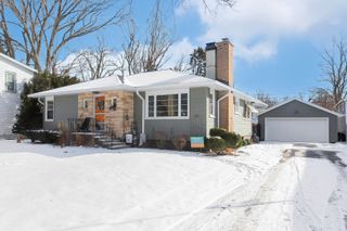 121 Pomeroy Avenue, Crystal Lake, IL 60014