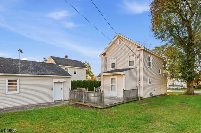 123 Monroe St, Wanaque Boro, NJ 07420