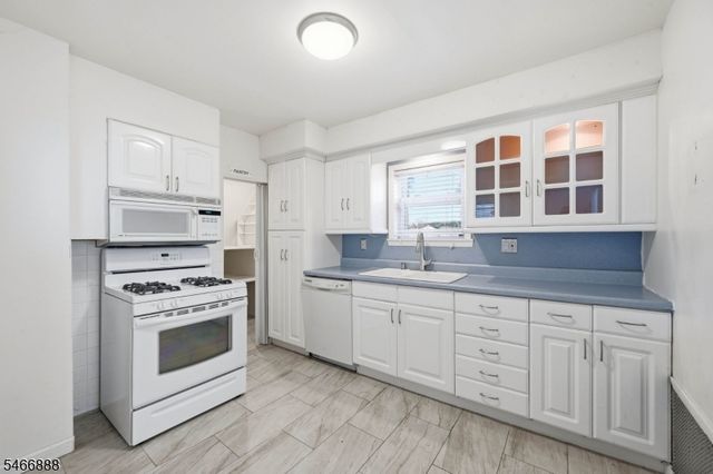 123 Monroe St, Wanaque Boro, NJ 07420