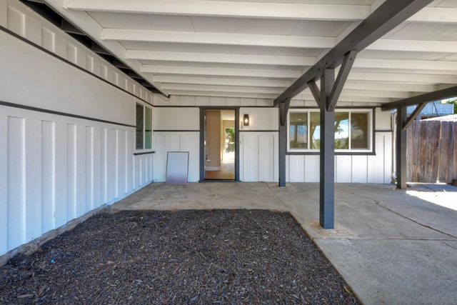 578 E. Indian Rock Rd, Vista, CA 92084