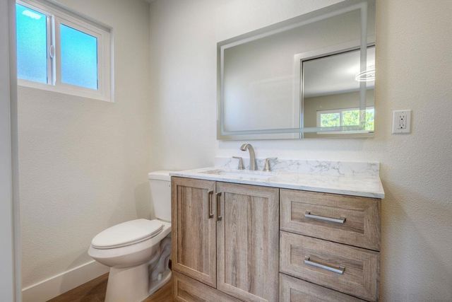 578 E. Indian Rock Rd, Vista, CA 92084