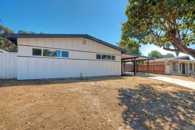 578 E. Indian Rock Rd, Vista, CA 92084