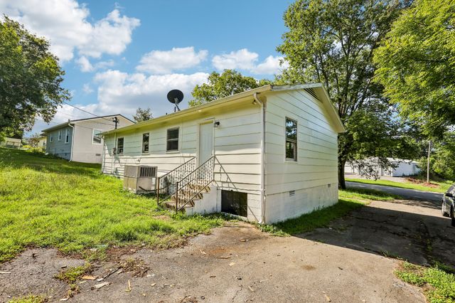 510 W Adams St, Woodbury, TN 37190