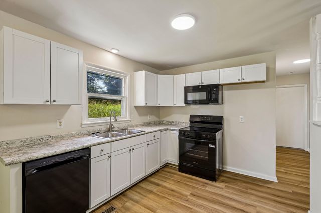 510 W Adams St, Woodbury, TN 37190