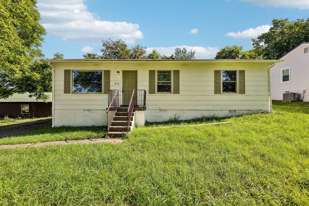 510 W Adams St, Woodbury, TN 37190