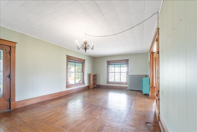 613 Washington Street, Eldora, IA 50627