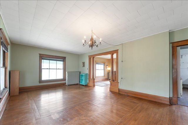 613 Washington Street, Eldora, IA 50627