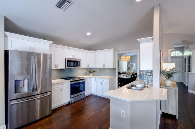 382 FOUNTAINVIEW CIRCLE, Oldsmar, FL 34677