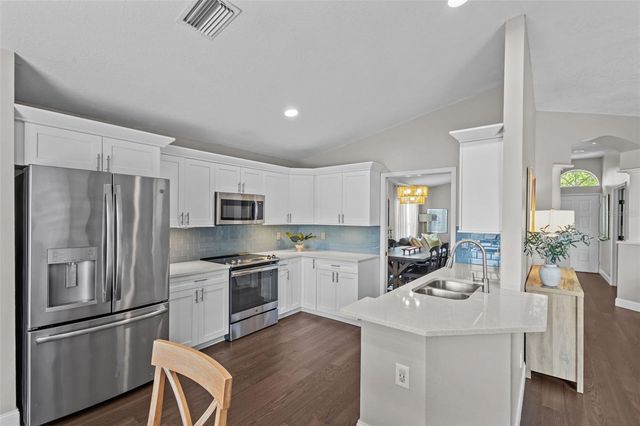 382 FOUNTAINVIEW CIRCLE, Oldsmar, FL 34677