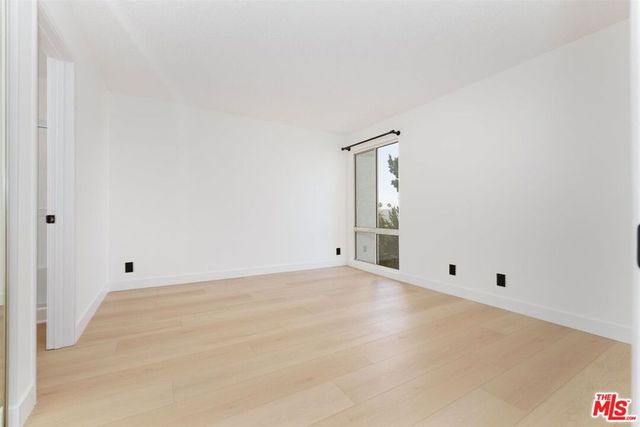 20134 Leadwell Street 334, Winnetka, CA 91306
