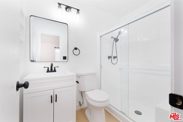 20134 Leadwell Street 334, Winnetka, CA 91306