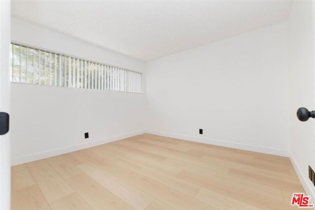 20134 Leadwell Street 334, Winnetka, CA 91306