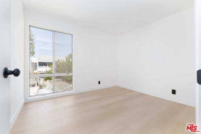 20134 Leadwell Street 334, Winnetka, CA 91306