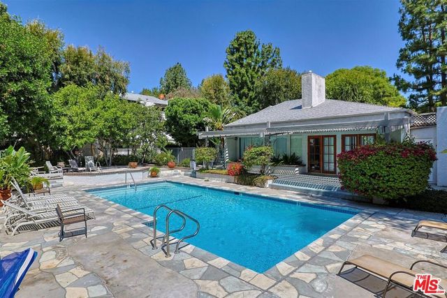 20134 Leadwell Street 334, Winnetka, CA 91306